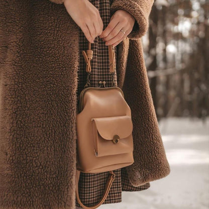 Marivelle Retro Kiss-Lock Bag – A Vintage-Inspired Statement for Modern Days